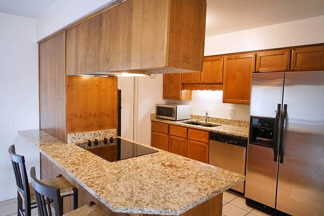 Building Photo - ASU Proximity Meets Comfort in This 4-Bedroom Tempe Home