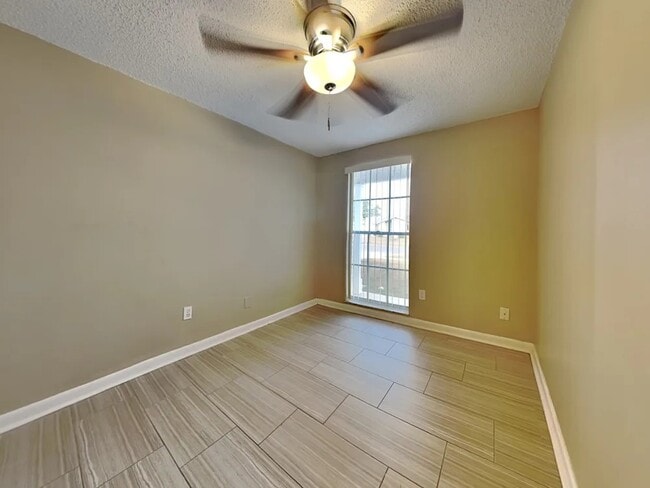 Building Photo - 6204 Frost Dr