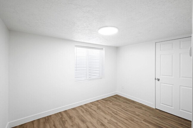 Building Photo - 781 S 1800 W