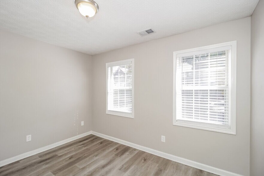 Building Photo - 2613 Windage Dr SW