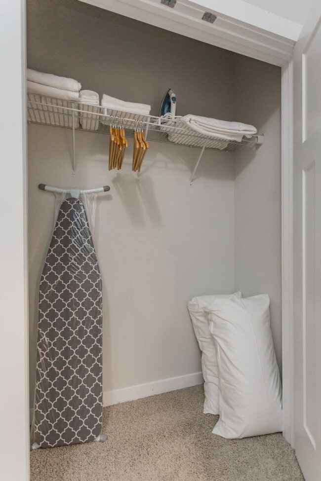 Building Photo - 1016 18th Ave S