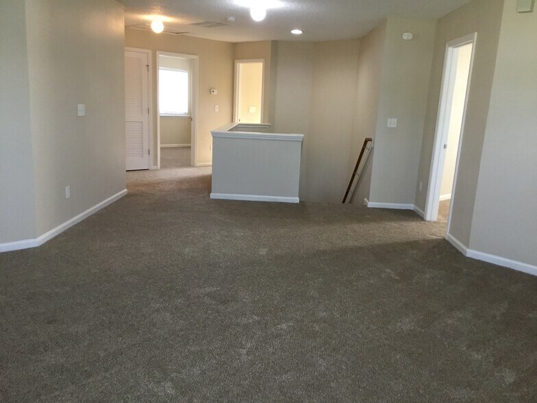 Building Photo - 75368 Ravenwood Dr