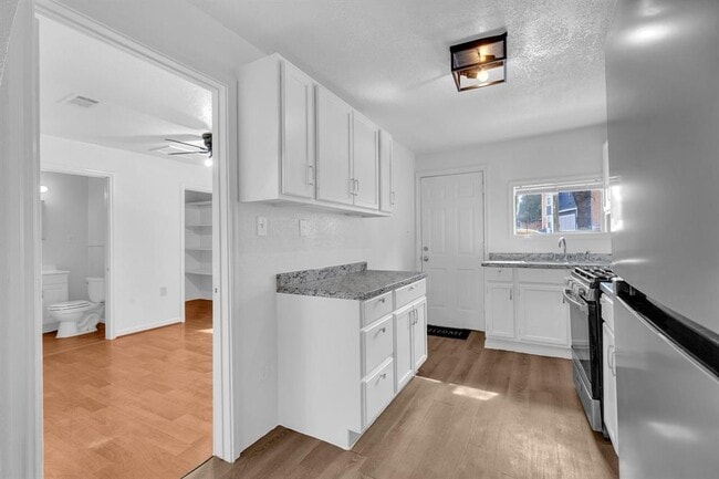 Building Photo - 8503 Rosemary Ln