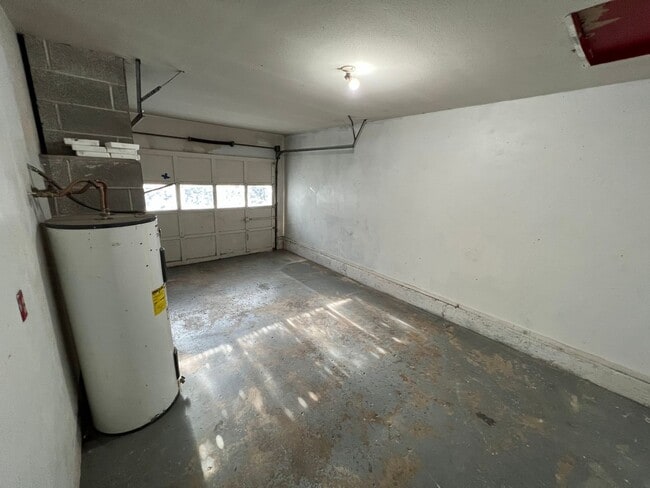 Building Photo - 2 Bedroom in Bethel-Danebo Area