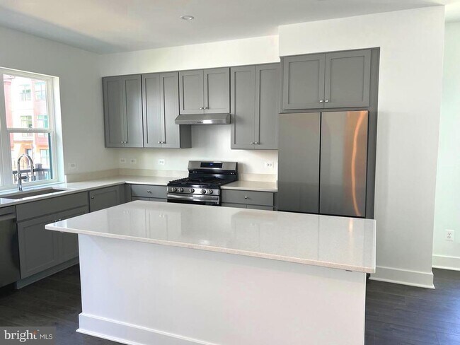 Building Photo - 2038 Tysons Ridgeline Rd