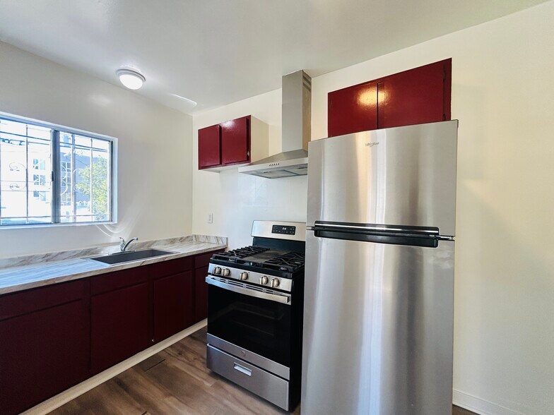 Building Photo - 1404 Echo Park Ave