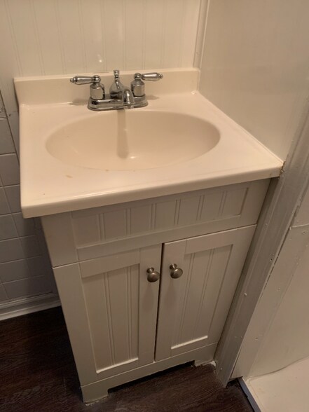 Building Photo - 115 Sycamore St