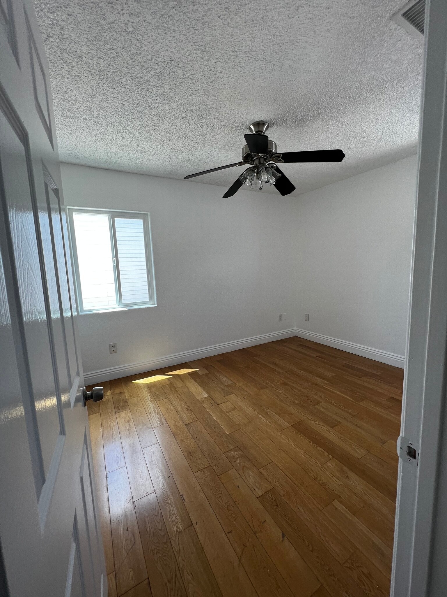 Building Photo - 14397 Busby Dr