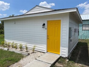 Building Photo - 229 Neyland St