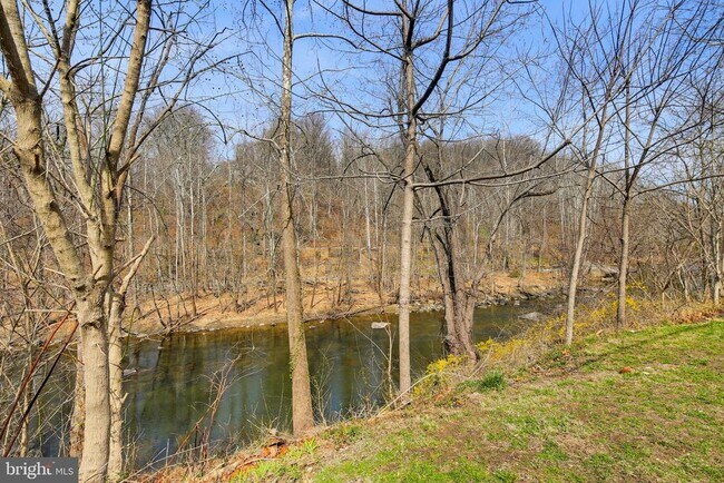 Building Photo - 947 Oella Ave