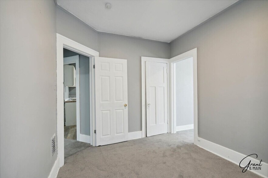 Building Photo - 3813/3815 W Euclid - JL Schneider LLC