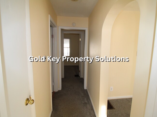 Building Photo - MUNCIE 3 BR 1 BA House with Carport and Large Yard (SECTION 8 APPROVED)