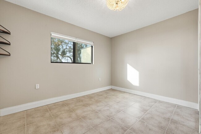 Building Photo - Premier Marina Cove end unit!!   Coastal Lifestyle at its BEST!!