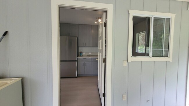 Building Photo - Bright Remodeled 3BR Home – Move-In Ready Now w/ Fenced Yard + Garage