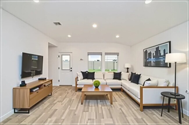 Building Photo - 31310 Yatesbury Ln