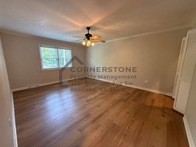 Building Photo - 6111 Barn Owl Cir
