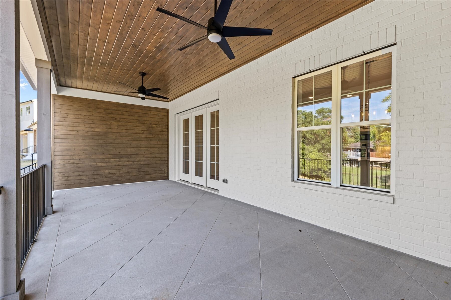 Building Photo - 321 Old Shackle Island Rd