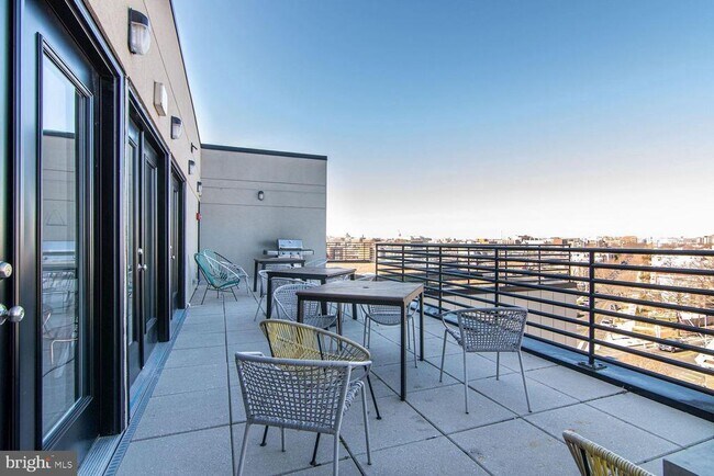 Building Photo - 1111 Orren St NE