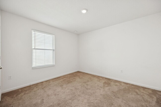 Building Photo - Adorable 3/2 in Lumber Creek