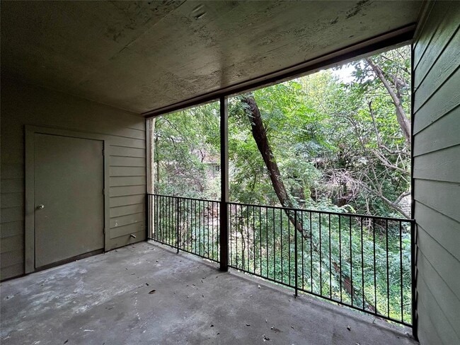 Building Photo - 1135 Barton Hills Dr