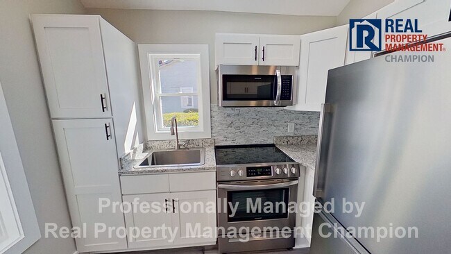 Building Photo - Updated 3 BD/1.5 BA Home in the Heart of Downtown Wilmington