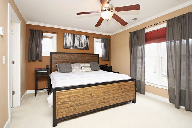 Building Photo - Dog-Friendly Brookwood Home Near UVA & Downtown