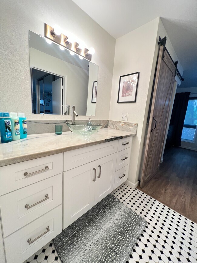 BATHROOM - 1615 Hotel Cir S