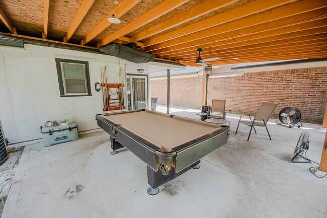 Building Photo - 4606 Meadowood Dr