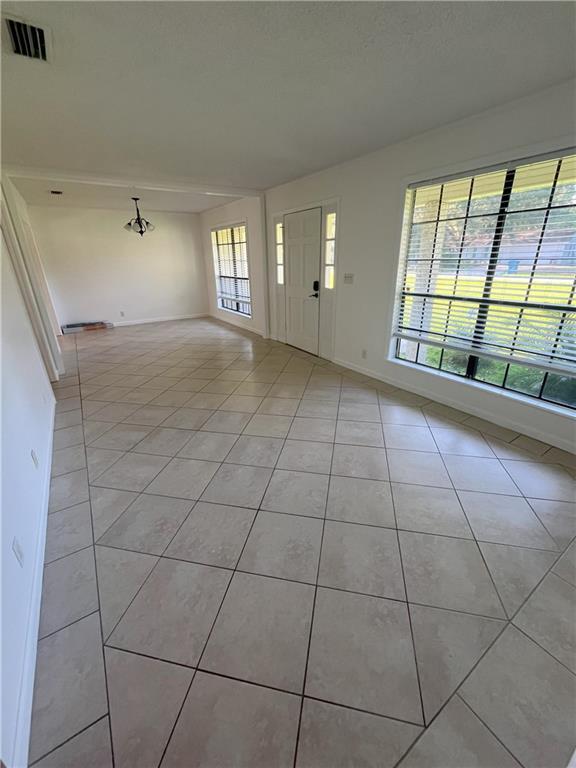 Building Photo - 500 Rivera Dr