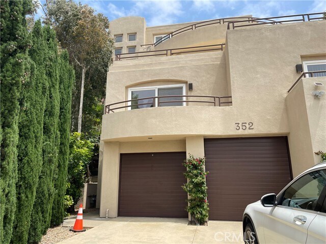 Building Photo - 352 Y Pl