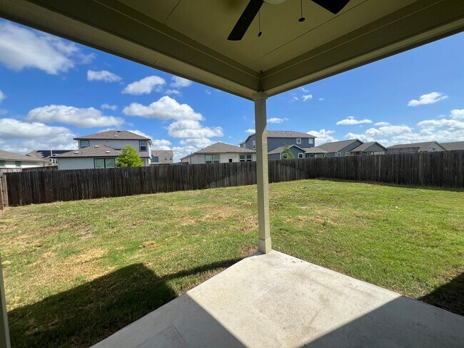 Building Photo - 2-Story Luxury duplex in Seguin