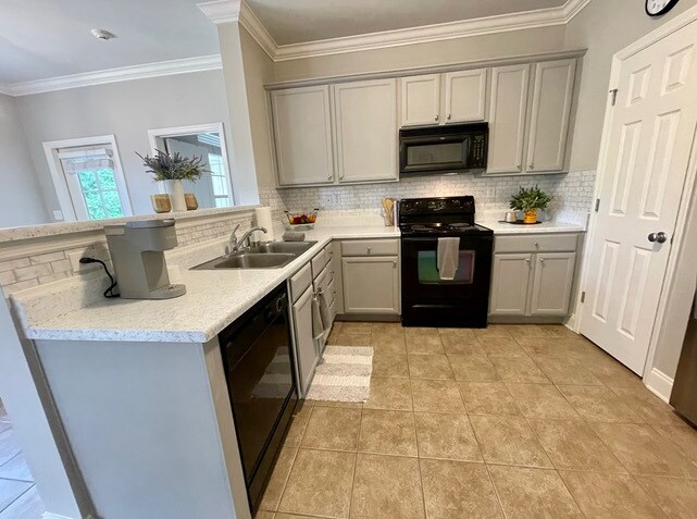 Building Photo - 900 Dean Lee Dr