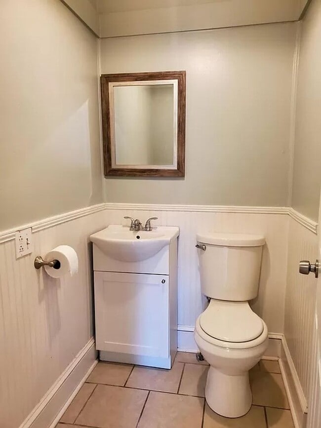 Building Photo - 1841 Ohio Ave