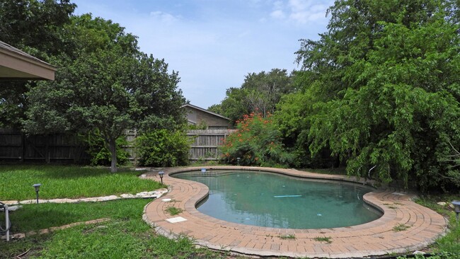 Building Photo - 2301 Anacua Cir