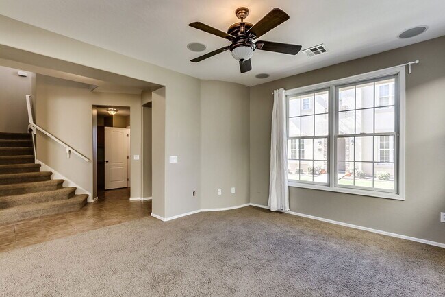 Building Photo - 860 S Adam Way