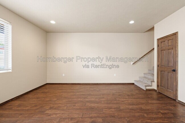 Building Photo - 2021 N Post St