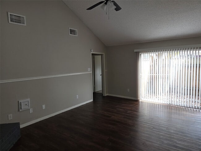 Building Photo - 6303 Gladewell Dr