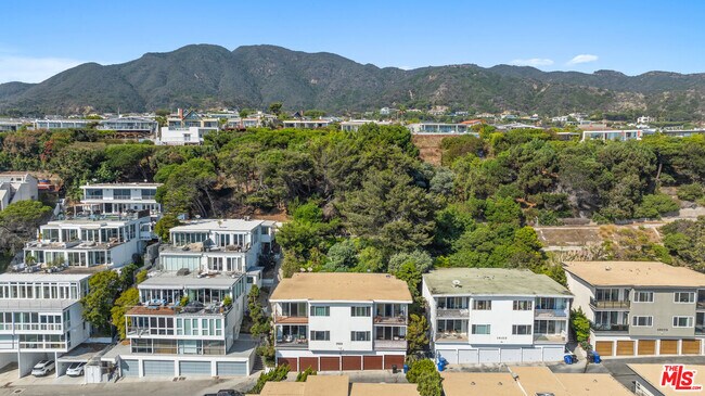 Building Photo - 18111 W Coastline Dr