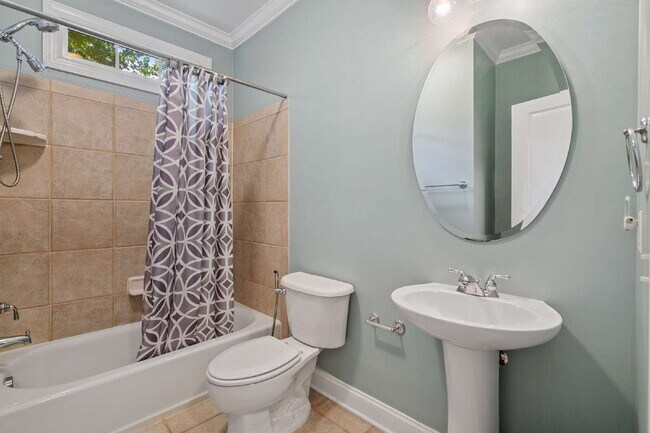 Building Photo - 4 Bed/3 Full Bath Furnished Home in Cary!