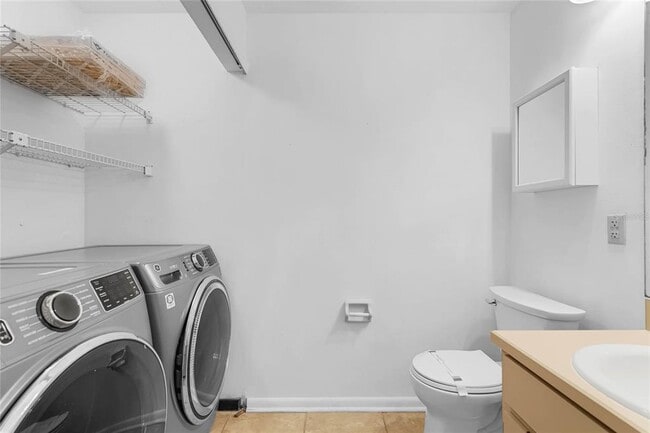 Building Photo - 638 Olympic Dr