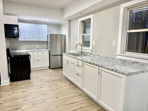 Building Photo - 2007 S 8th St