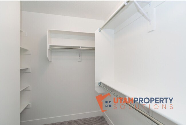 Building Photo - 982 W 380 S