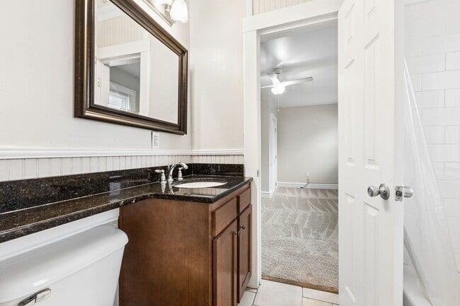 Building Photo - Water Views, Hampton, 3 bed 2.5 bath Ready Now!