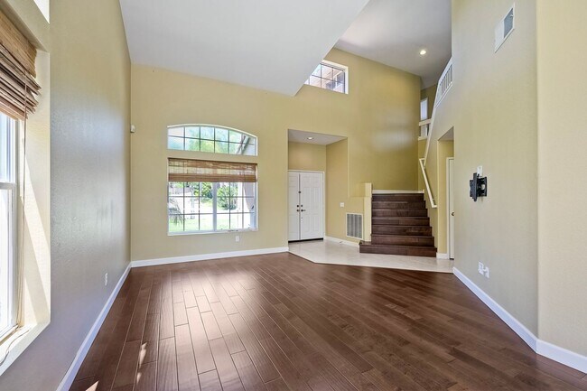 Building Photo - 1198 Sunbright Dr