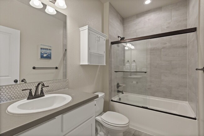 Building Photo - Stunning 3 bed, 4 bath townhome - attached...