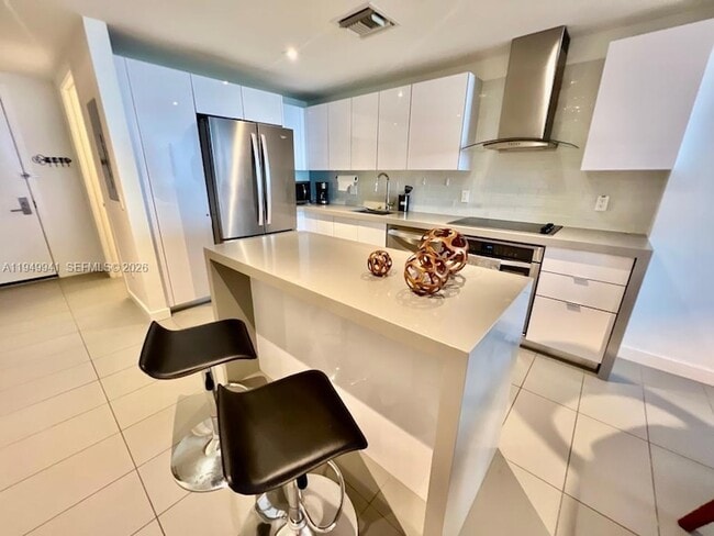 Building Photo - 1600 NE 1st Ave