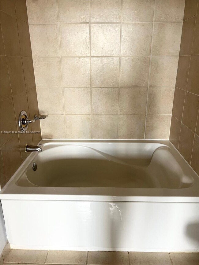 Building Photo - 19501 W Country Club Dr