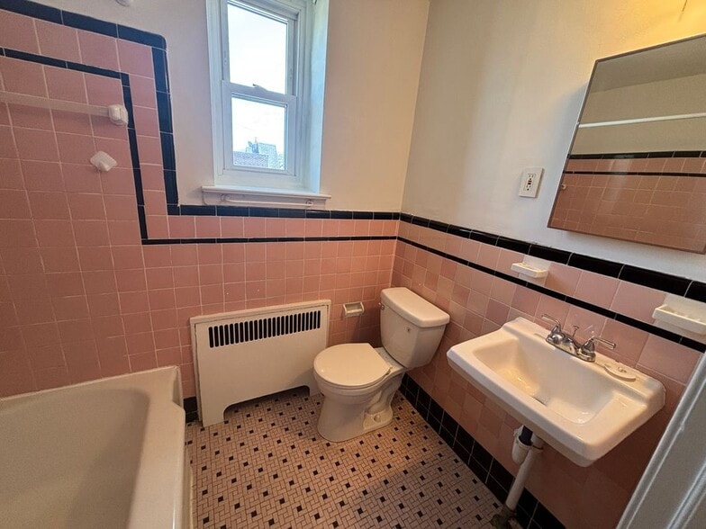 Building Photo - 4555 Bleigh Ave