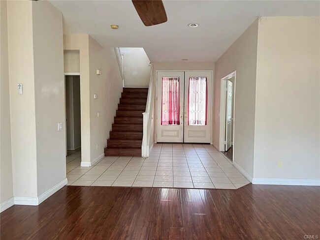 Building Photo - 28379 Hillsdale Ave