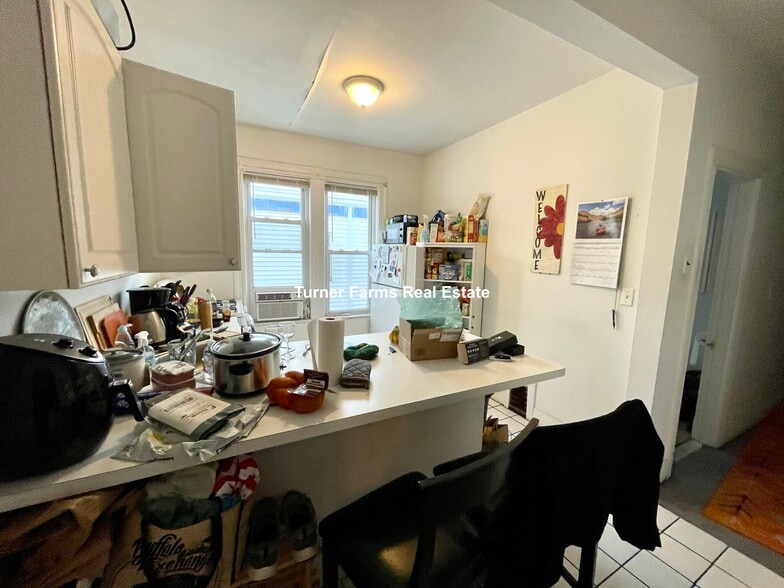 Building Photo - 530 Cambridge St